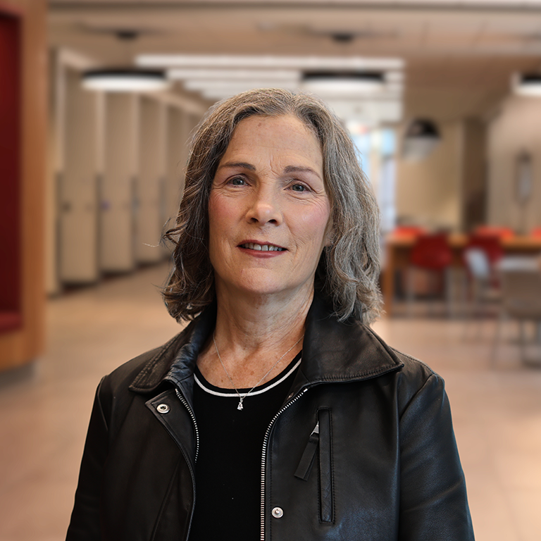 Annie Mahon headshot